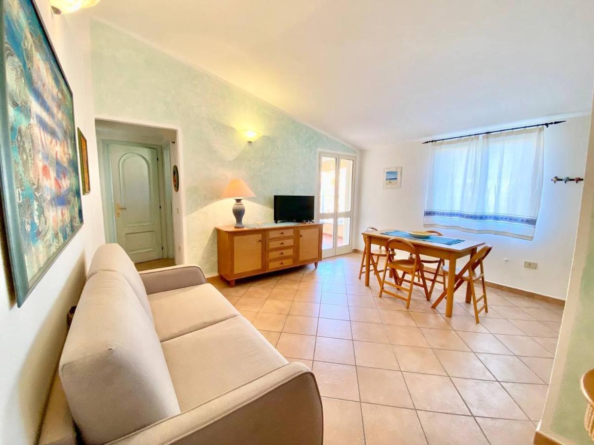Casagliana Apartments Golfo Aranci Exterior photo